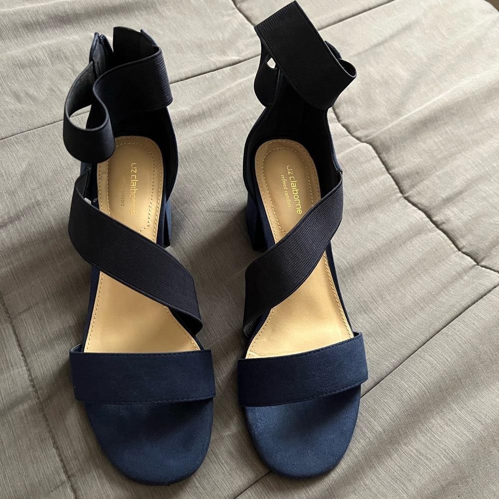 Navy heels
